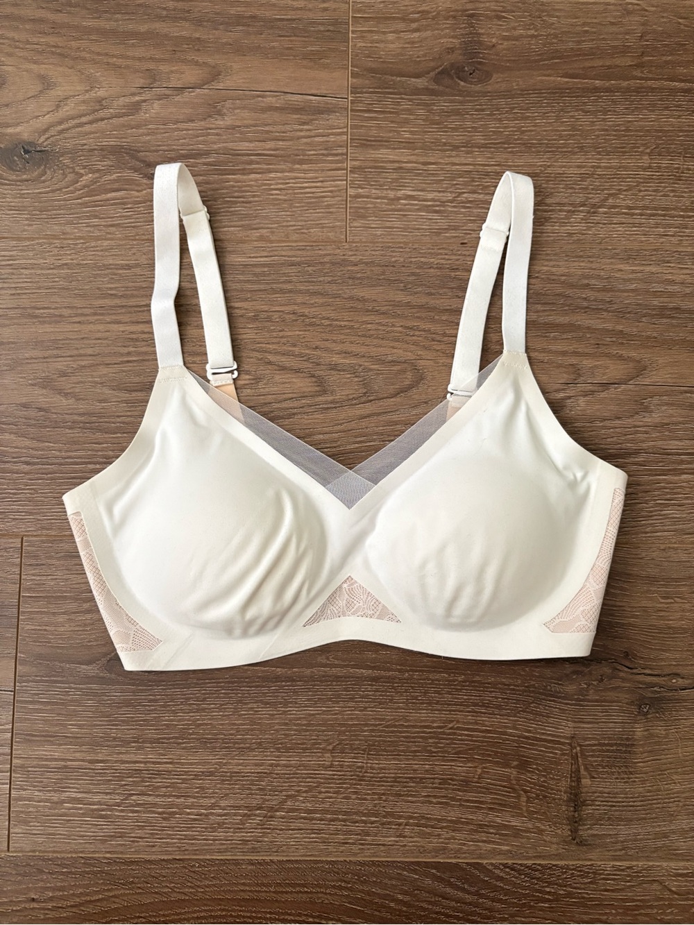 Honeylove Cream Wireless Comfort Bra with Lace Insets